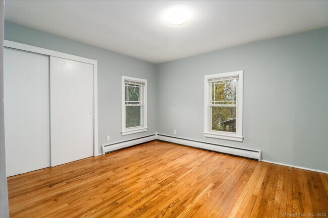 Building Photo - 9 Nicholas Square