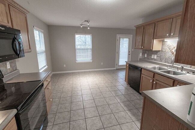 Building Photo - 4700 Fenimore Dr