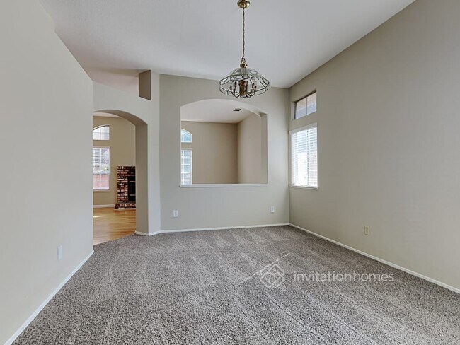 Building Photo - 1015 Linda Vista Way
