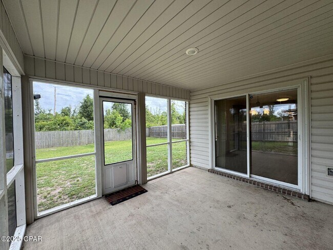 Building Photo - 3549 Azalea Way