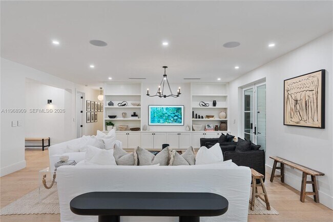 Building Photo - 9301 SW 93rd Ave