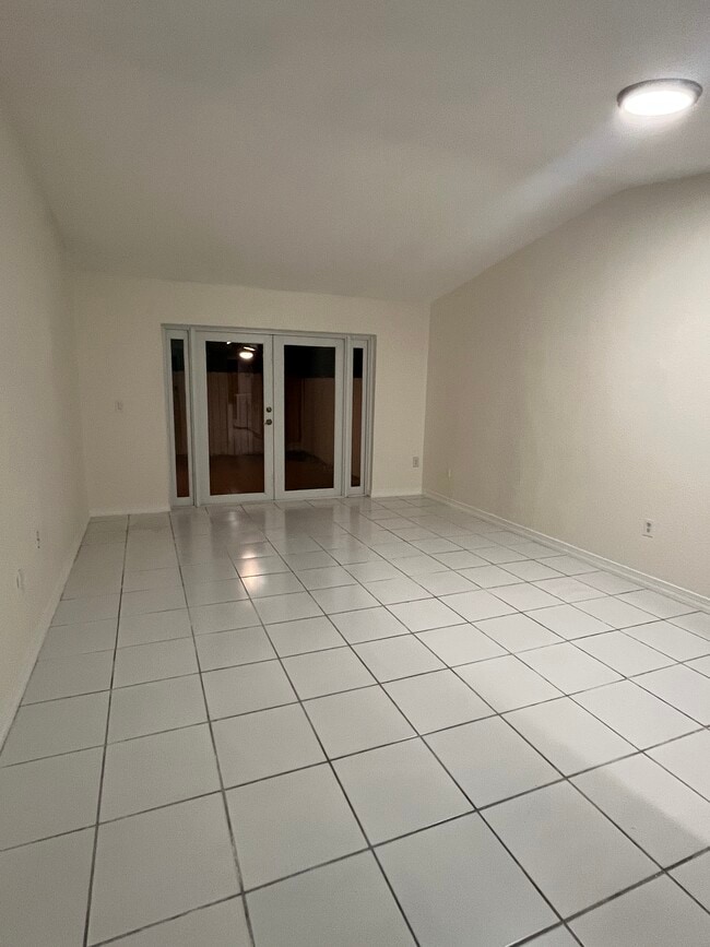 Building Photo - 14056 SW 51st Ln
