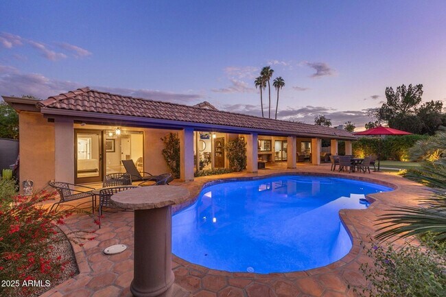 Building Photo - 7620 E Vía Del Placito