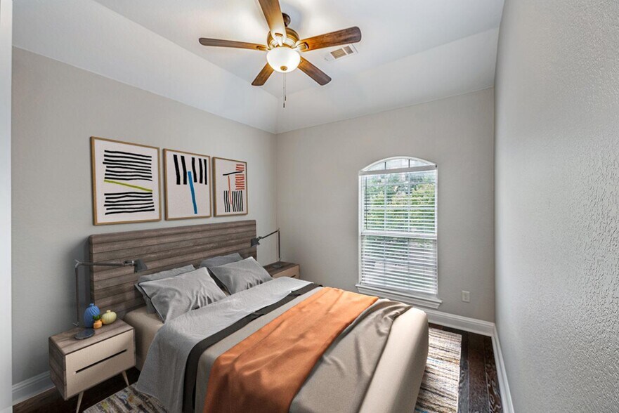Building Photo - Gorgeous M Streets townhome with great rooftop deck