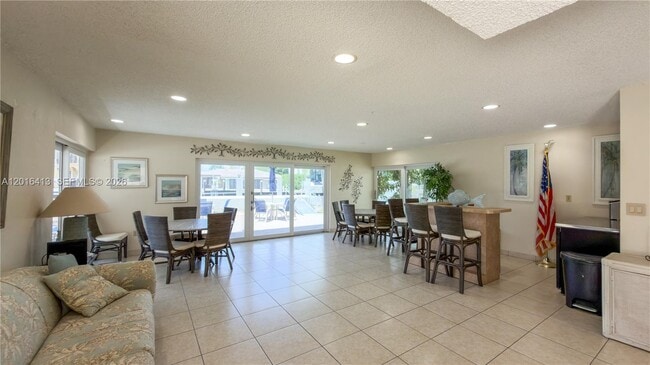 Building Photo - 1391 S Ocean Blvd