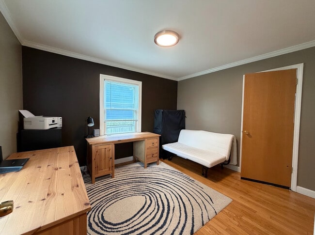 Building Photo - 5540 Fairview Ave