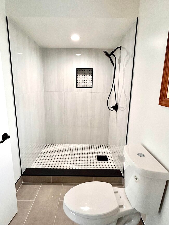 Building Photo - 1150 70th St