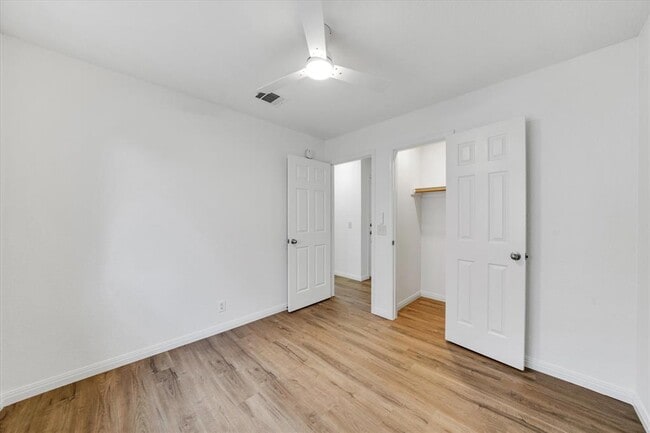 Building Photo - 1707 Primrose Ln