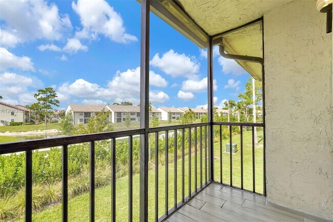 Building Photo - 7142 Golf Colony Ct