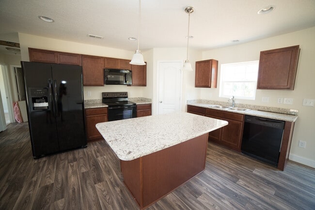 Building Photo - 15 Golden Poppy Ln