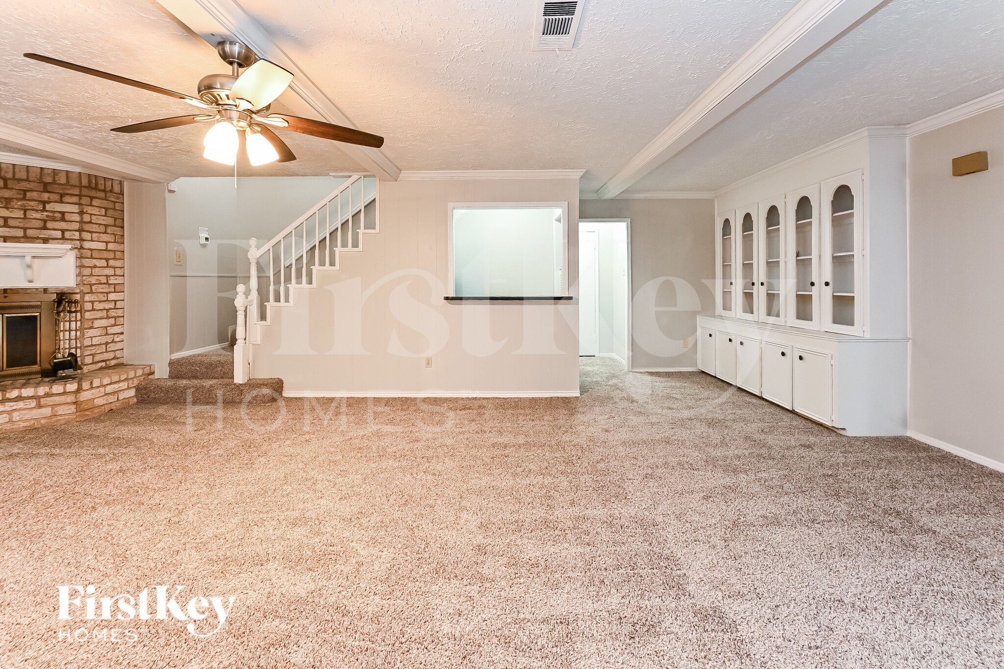 Building Photo - 16911 Memorial Oaks Ln