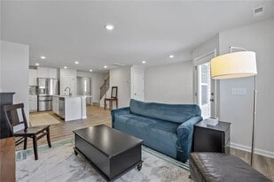 Building Photo - 559 Brasstown Ct