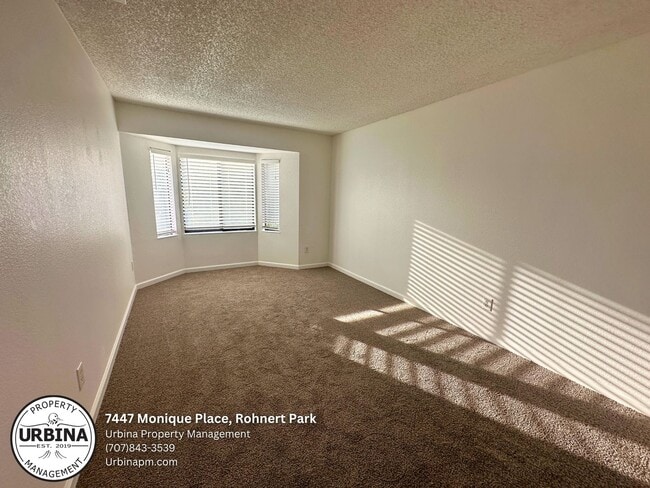 Building Photo - Beautiful 3-Bedroom Home with a Sparkling ...