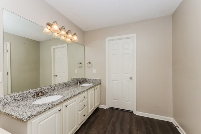 Building Photo - 4816 Aaron Dr