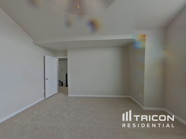 Building Photo - 10734 Ridgepole Dr