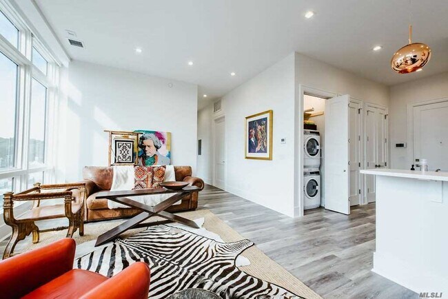 Building Photo - 30 Stewart Ave