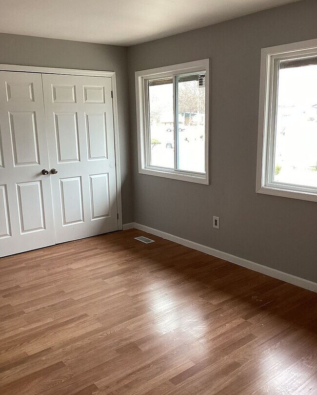 Building Photo - 370 Joe Parker Rd