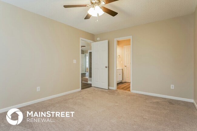 Building Photo - 305 Trestlewood Ln