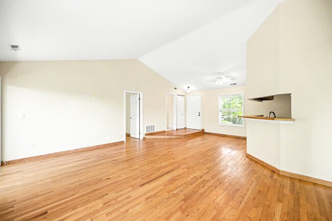 Building Photo - 363 Pembroke Ln