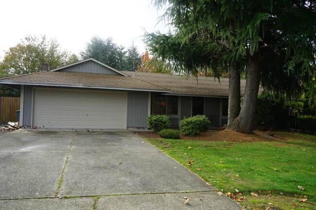 Primary Photo - 10111 NE Tanglewood Dr