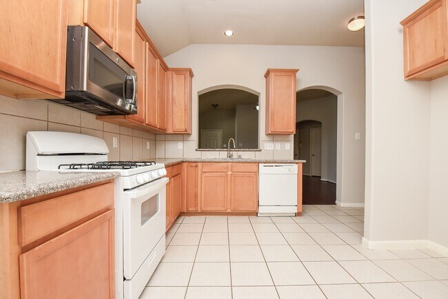 Building Photo - 6014 Starbrook Creek Dr