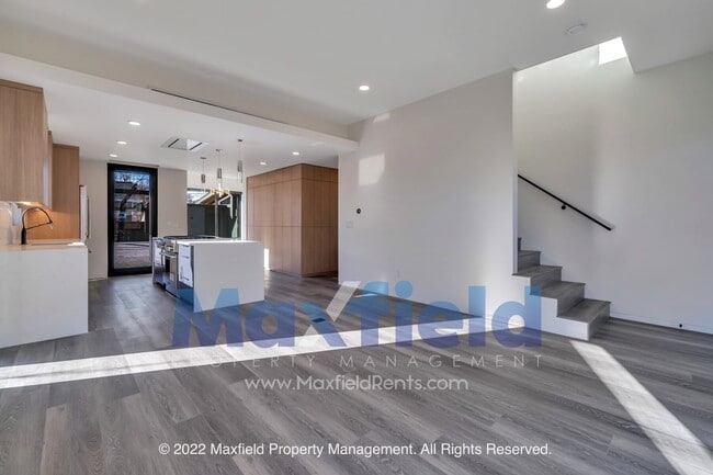 Building Photo - Luxury Sugarhouse Living | Pet Friendly | 2BD | 3BA | 1GA | 1CP 1875 Sq Ft
