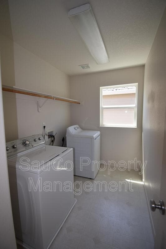 Building Photo - 20789 SW Murphy Ln