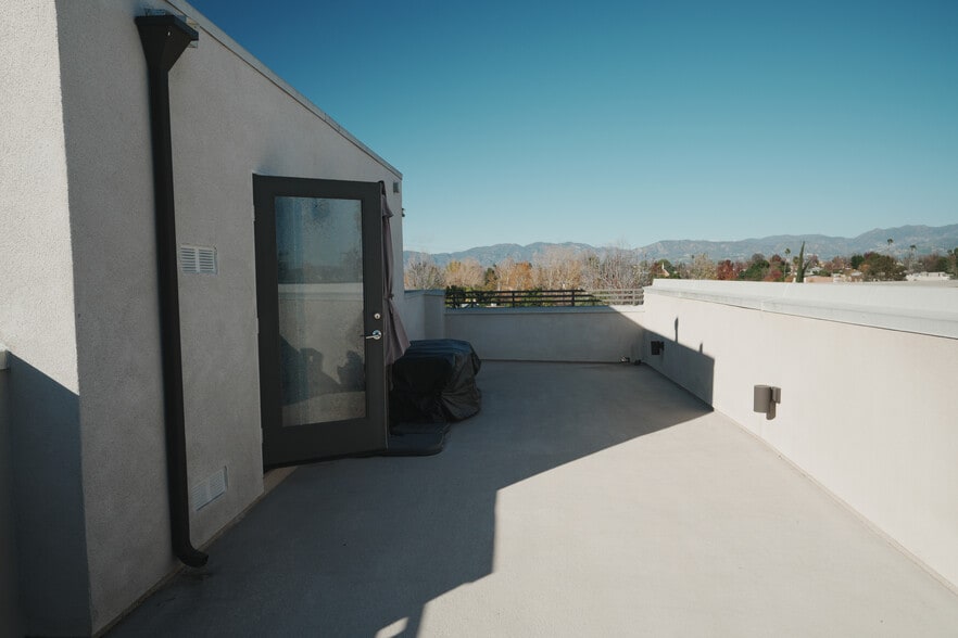 Building Photo - 13137 W Lumina Way