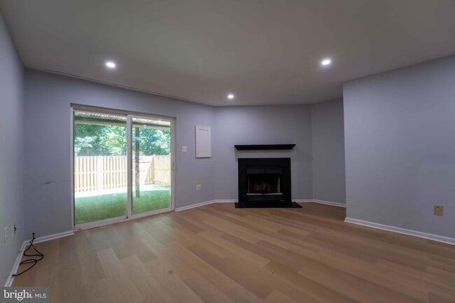 Building Photo - 18246 Fox Chase Cir