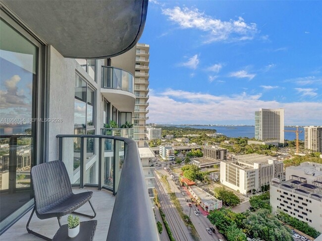 Building Photo - 121 NE 34th St