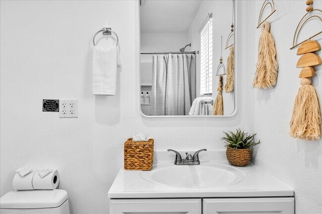 Building Photo - 83796 Moreno St