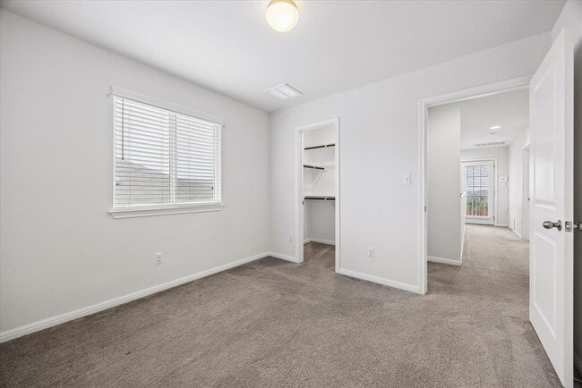 Building Photo - 145 Horsemint Way