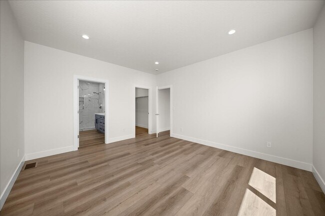 Building Photo - $3,375 - 4 Bed / 3 Bath Gorgeous Brand New Build Home with Beautiful Views