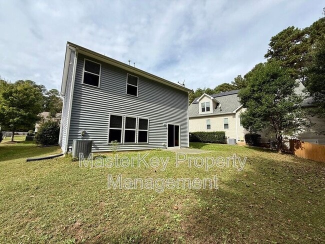 Building Photo - 450 Jerome Rd
