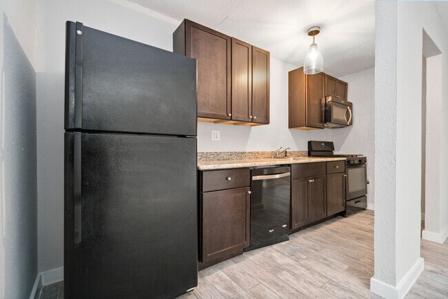Interior Photo - Dream Montrose - 1423 Kipling Street