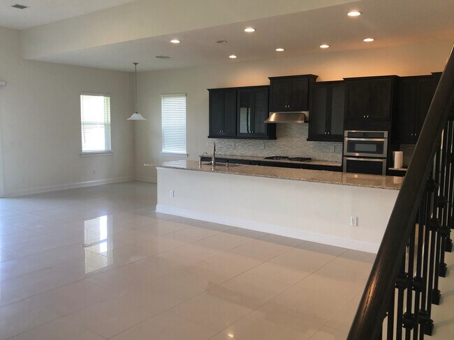 Building Photo - Beautiful 4B/3B plus office single family ...