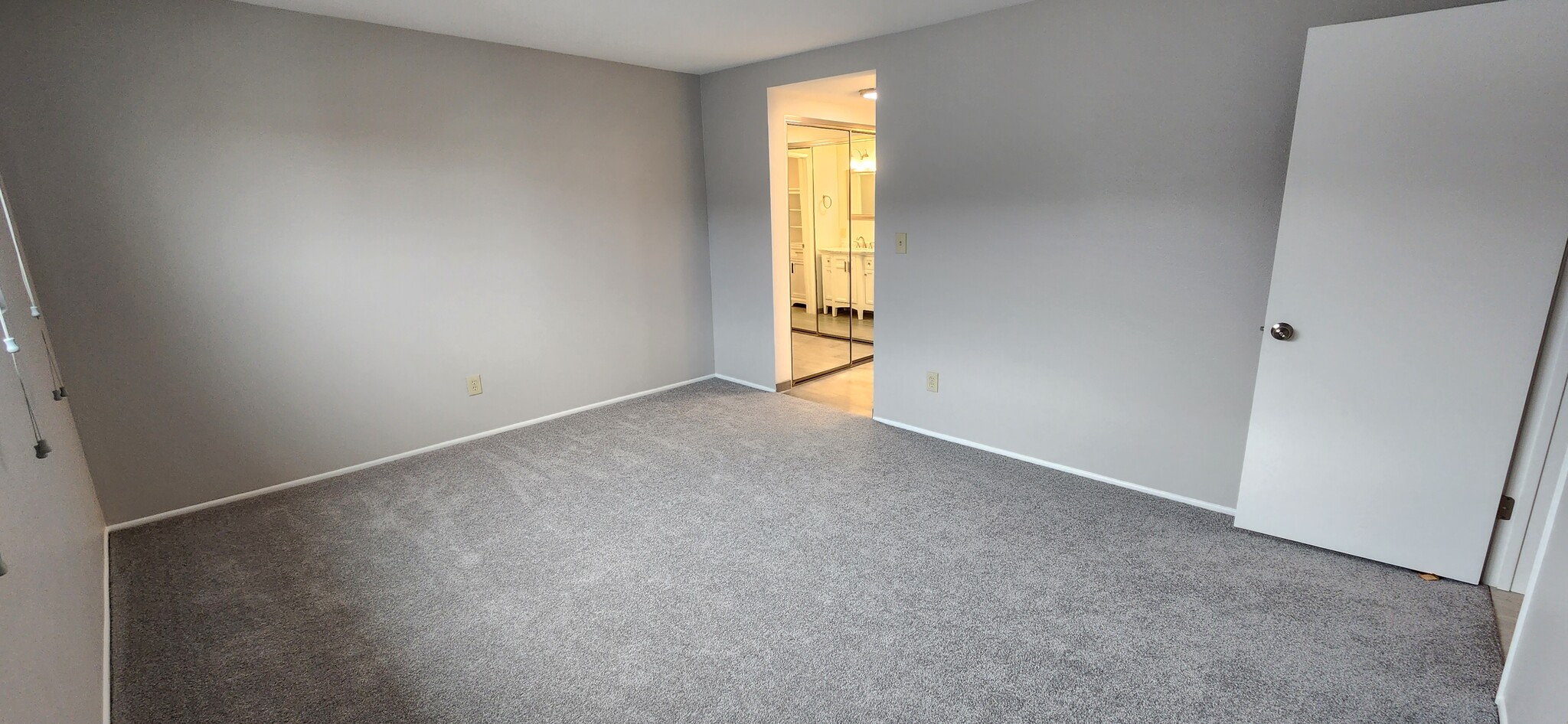Master bedroom 15'x 12' - 1100 Opal St