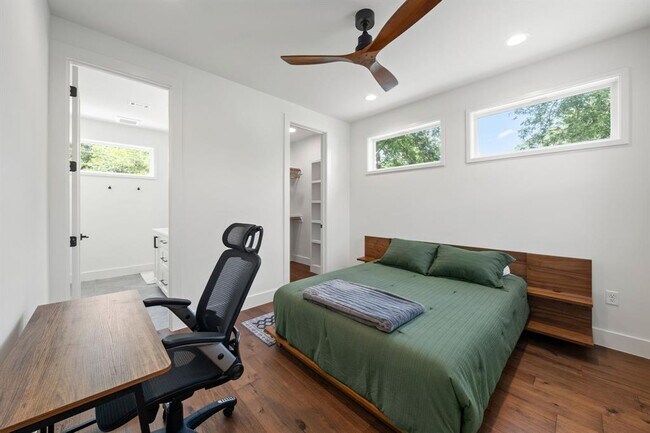 Building Photo - 2609 Willow St