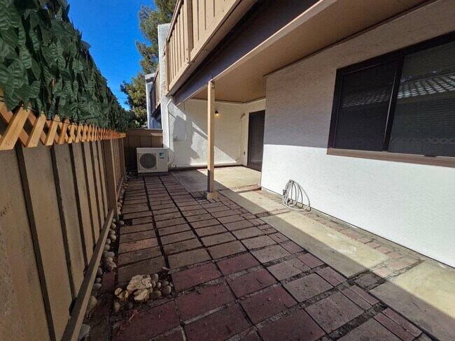 Building Photo - 2201 Monroe St