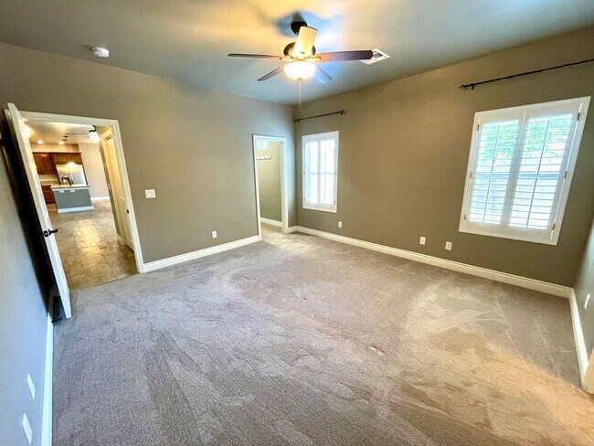 Building Photo - Beautiful 3 Bedroom Home in Central Kingman!