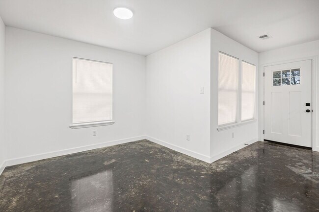 Building Photo - 3187 Millwood Rd