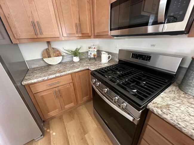 Building Photo - 17 Dart St