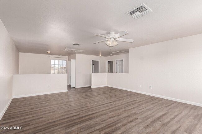 Building Photo - 11529 W Paradise Dr