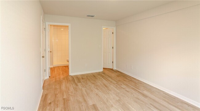 Building Photo - 309 Norwalk Ave