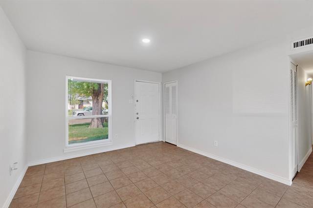 Building Photo - 4009 Providence Dr