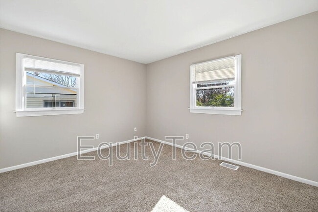 Building Photo - 517 Brunswick Dr