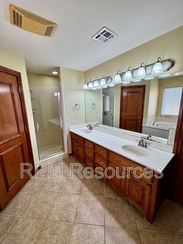 Building Photo - 11917 Wickford Pl