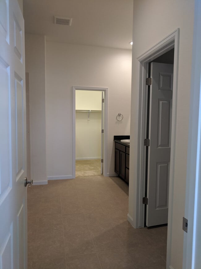 Building Photo - 3 bed, 2 bath ranch-style home in Kechter Farm!