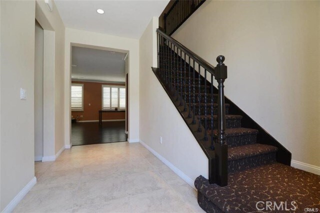 Building Photo - 308 Bronze