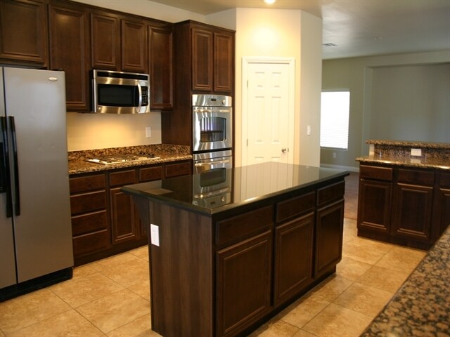 Building Photo - 2812 E Gables Vale Ct